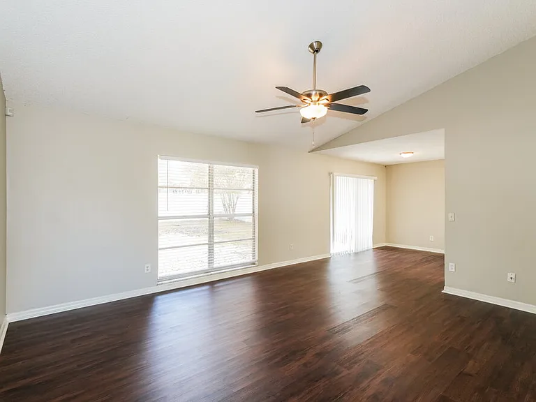 1670 Palm Leaf Dr — Photo 3