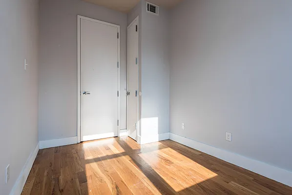 Rented by Nooklyn NYC LLC | media 69