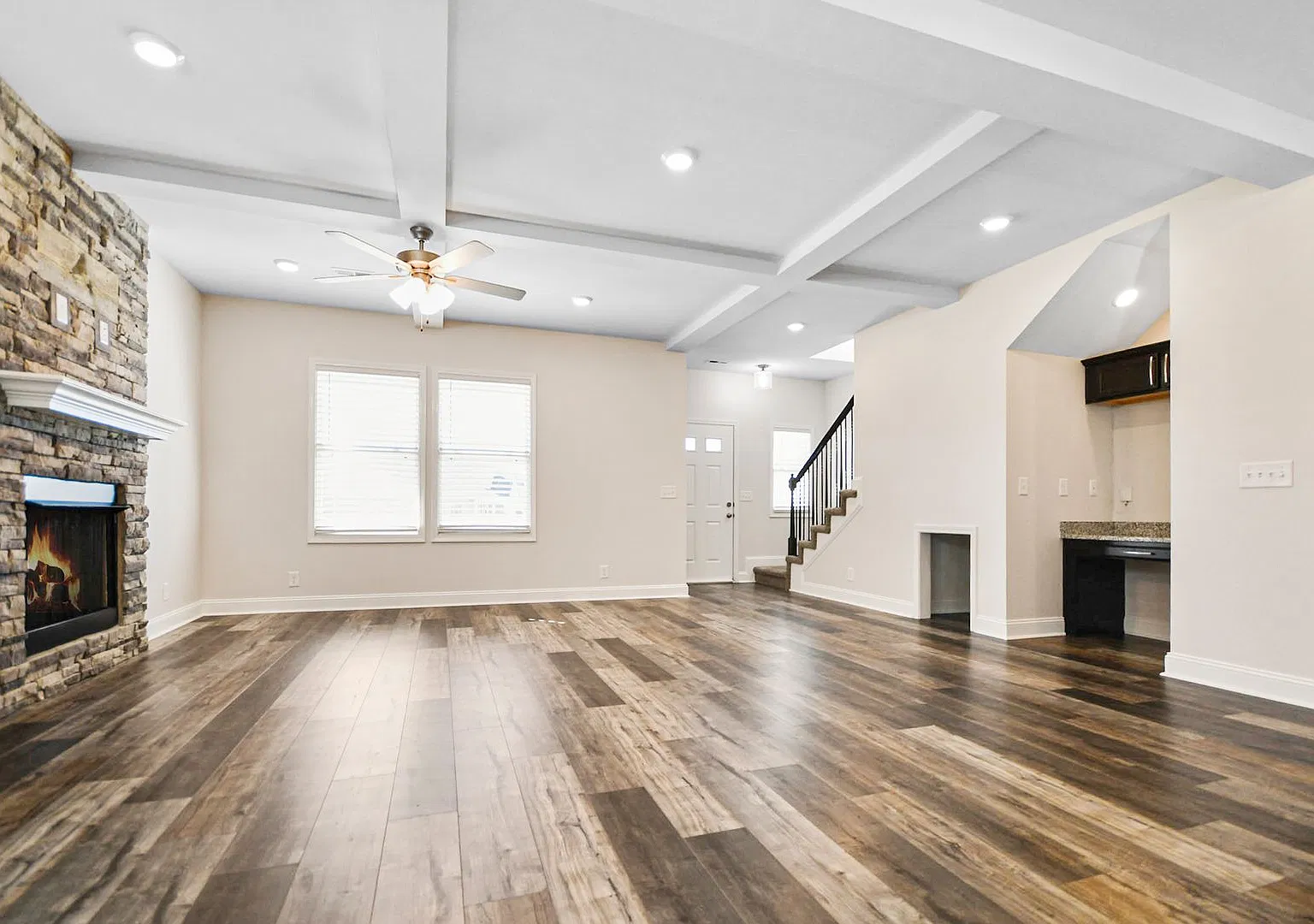 Pet Friendly Four Bedroom! — Photo 3