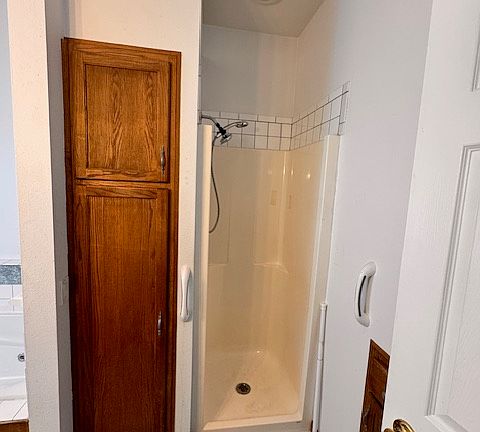 4th image of 812 High St