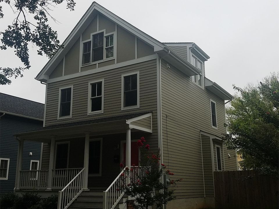 1st image of 209 E 11th St