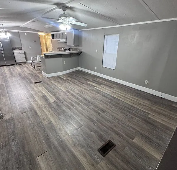 15637 Sims Ln — Photo 2