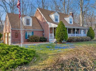 114 Cedar Hill Rd, Milford, CT 06461