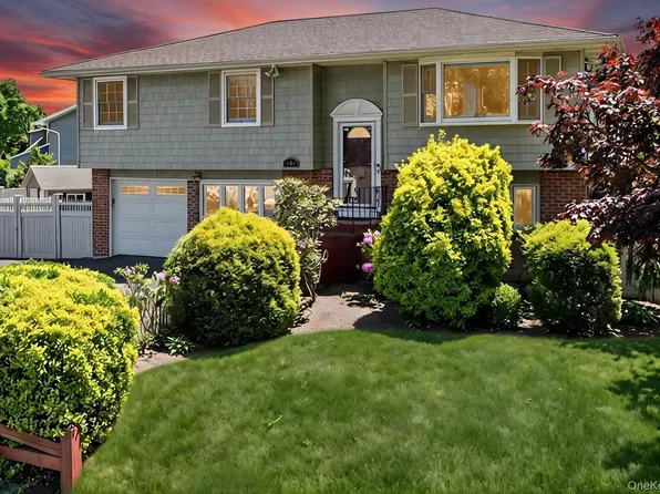 181 Emerson Avenue, North Babylon, NY 11703