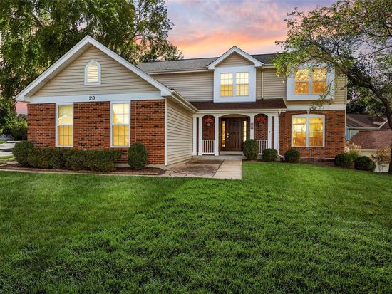20 Greystoke Ct, Ballwin, MO 63021