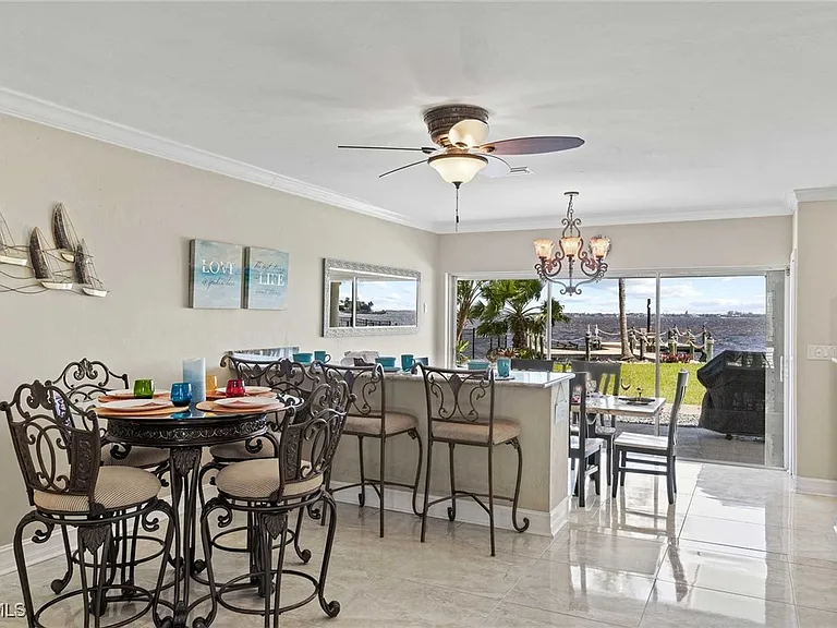 252 Bayshore Dr — Photo 8