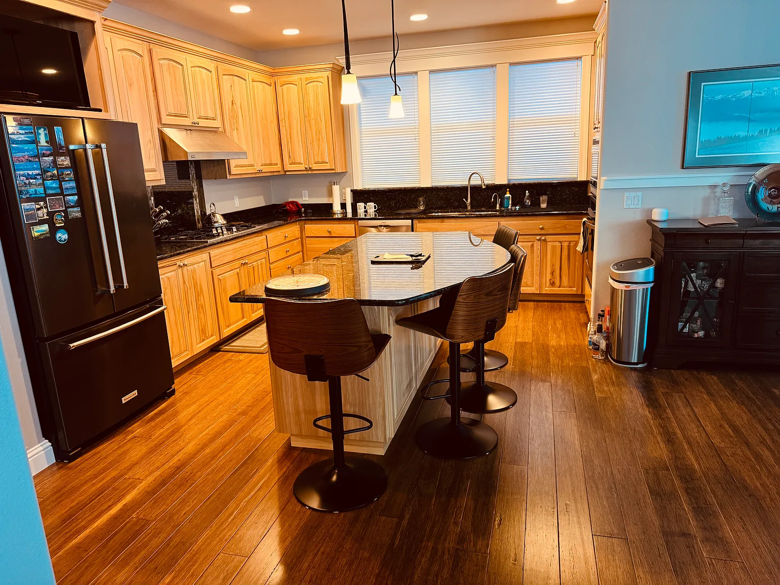 3 bed, 2.5 bath, 2146 sqft, $3,000 — Photo 4