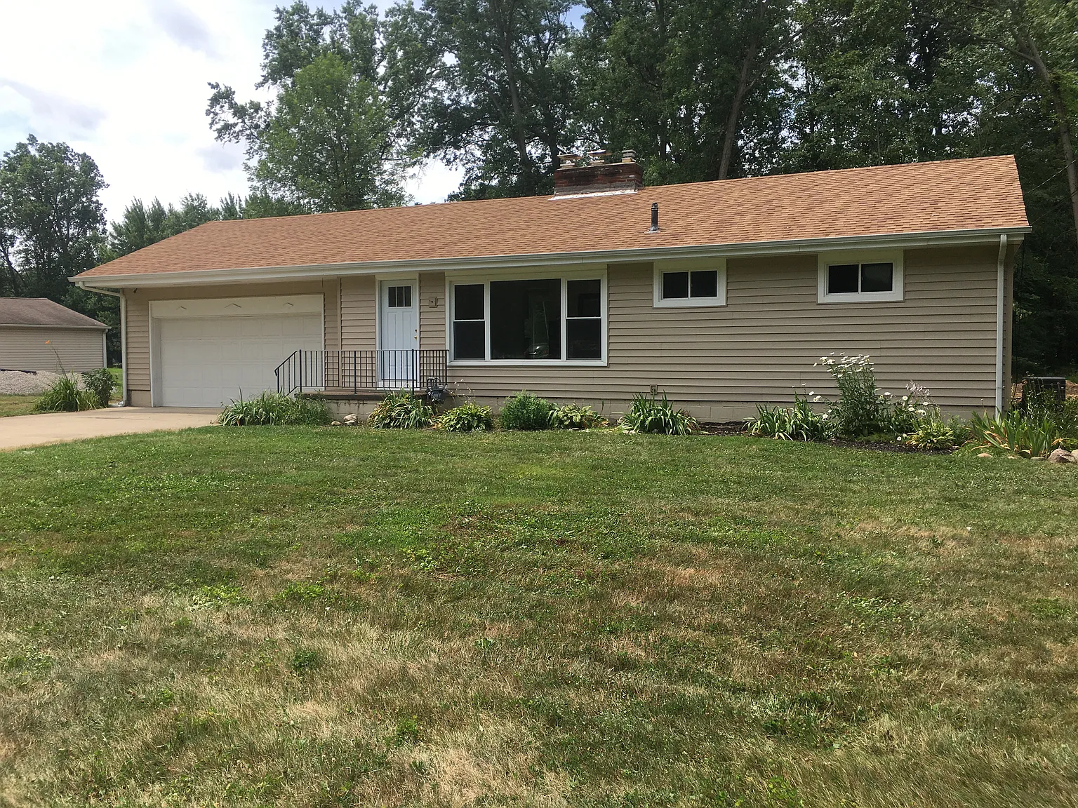 3 bed, 960 sqft, $1,700 — Photo 1