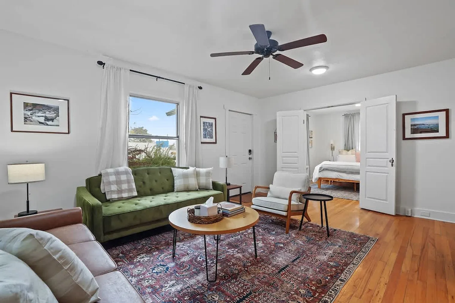 2 bed, 1.0 bath, 990 sqft, $3,843 — Photo 2
