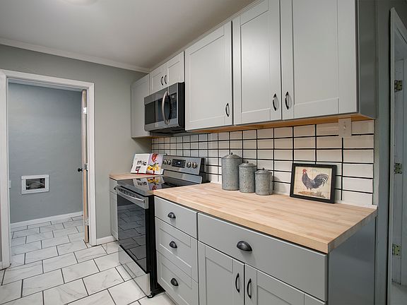 2nd image of 8602 Airway Dr