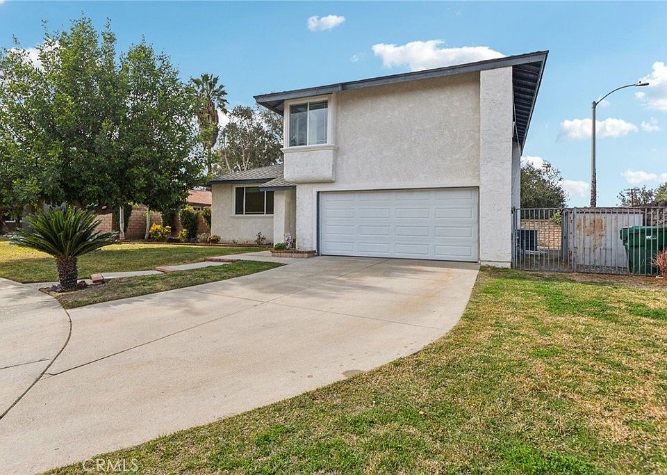 1st image of 805 Sheffield Ct