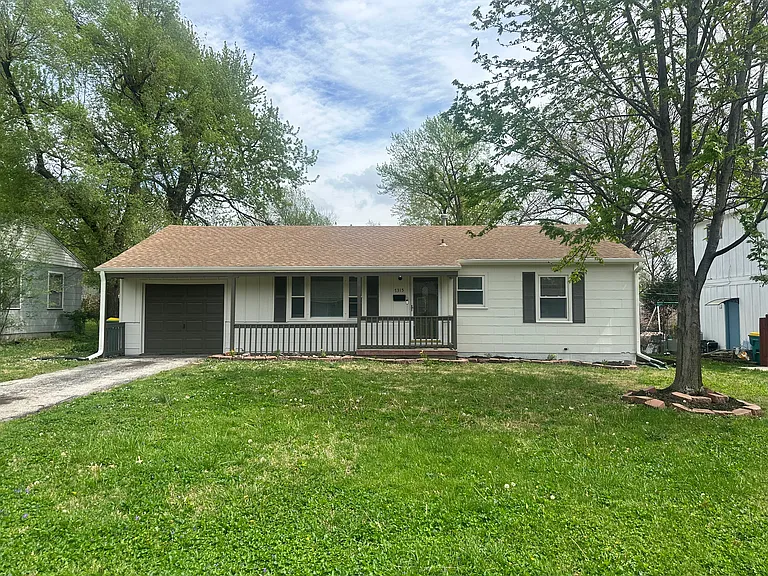 7315 Maple St — Photo 1