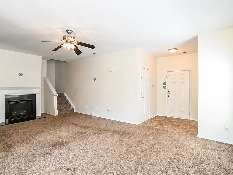 2222 Buckleigh Dr — Photo 6