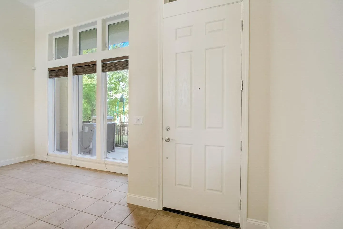 3 bed, 2.5 bath, 1459 sqft, $4,800 — Photo 3