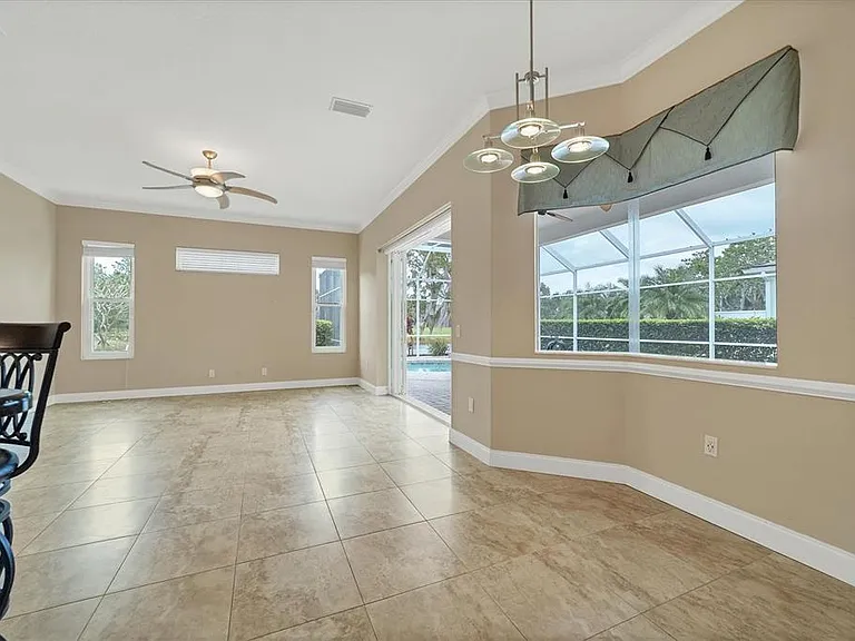 11709 Clubhouse Dr — Photo 14