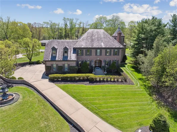 107 Treetop Ln, McMurray, PA 15317