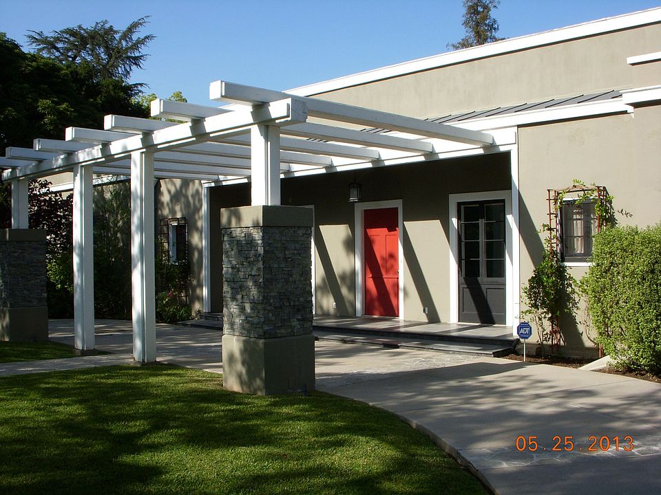 1st image of 1080 S Oak Knoll Ave