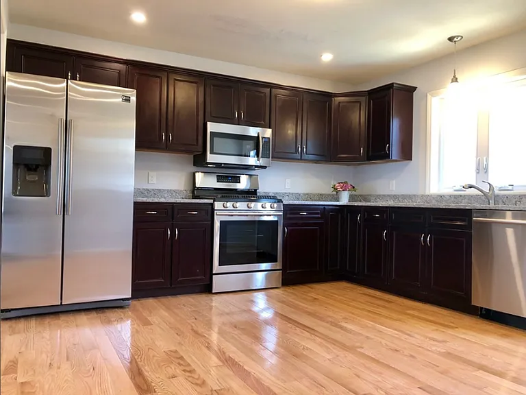Hawkes Nest Realty — Photo 6