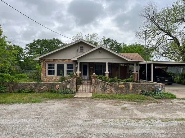 52 Lamar St, Santo, TX 76472