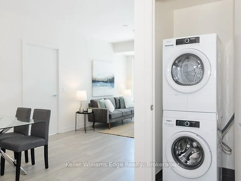 212 King William St #405 — Photo 22