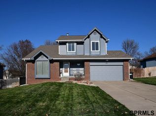 15804 Rolling Ridge Rd, Omaha, NE 68135