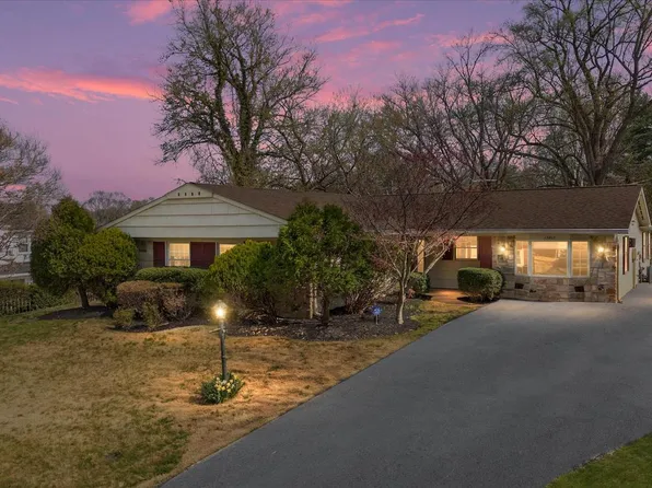 12802 Kemper Ln, Bowie, MD 20715