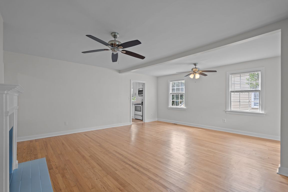 next background image