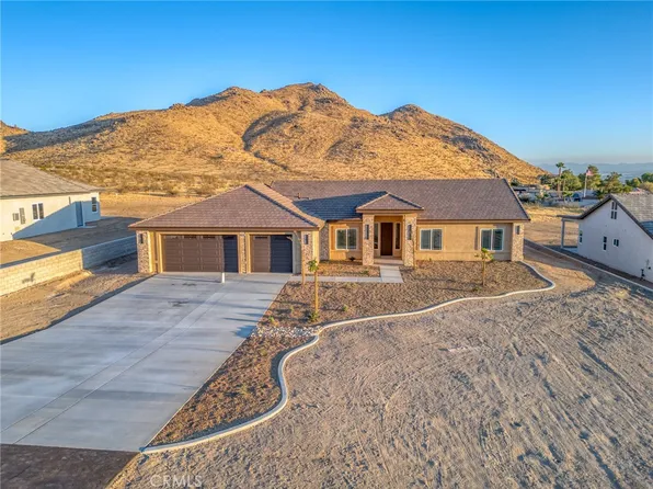 19715 Roanoke Rd, Apple Valley, CA 92307