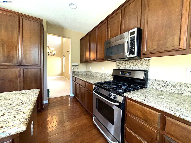 1669 Marina Way — Photo 11