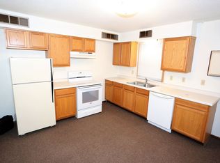 1102 N 39th St #1, Grand Forks, ND 58203