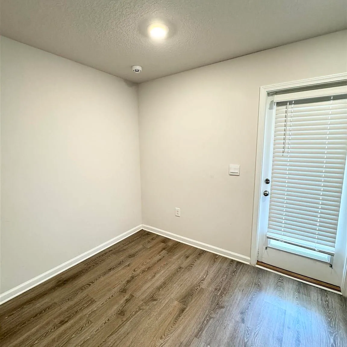 4 bed, 1812 sqft, $2,200 — Photo 3