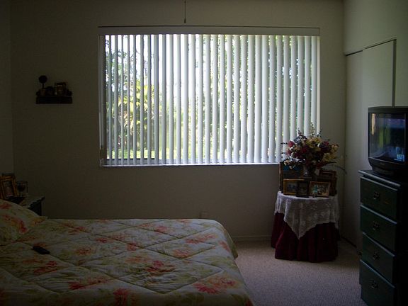 3rd image of 7725 Sanibel Dr