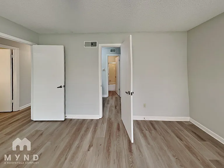 7406 Doncaster Ln — Photo 9