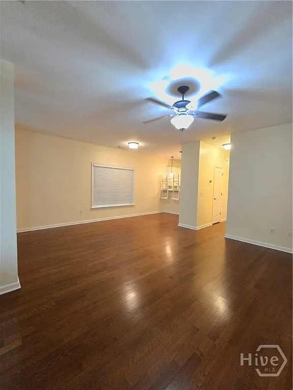 3 bed, 2.5 bath, 1584 sqft, $3,300 — Photo 4