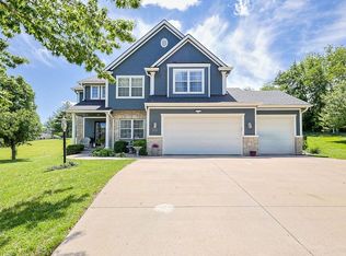 4001 Bennington Dr, Saint Joseph, MO 64506