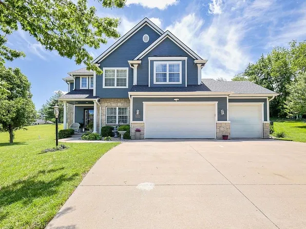 4001 Bennington Dr, Saint Joseph, MO 64506