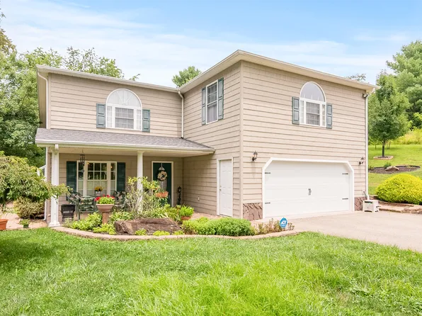 226 Tise St NE, Floyd, VA 24091