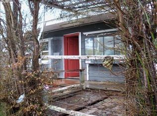 317 Wells Ln, Oakland, OR 97462