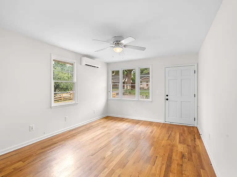 1036 Seymour Ave #A — Photo 12