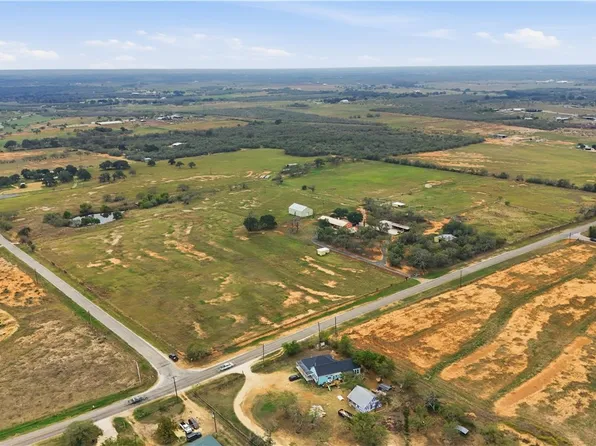 1211 Leissner School Rd, Seguin, TX 78155