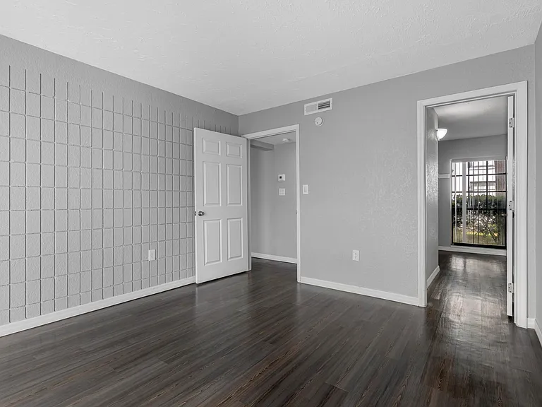 Montierra Apartments — Photo 19