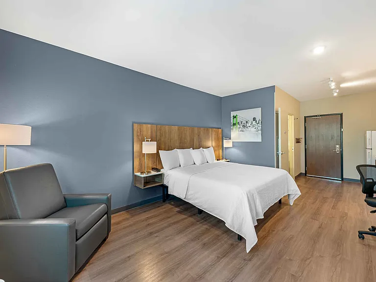 Studio Suite - 1 Queen Bed