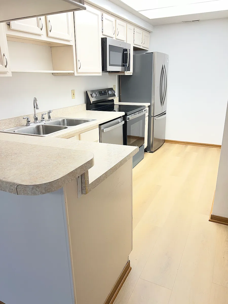 Building Photo - 2585 Trottersway Dr #2585