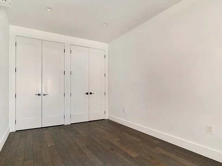 134 Beach 122 St #2 — Photo 6