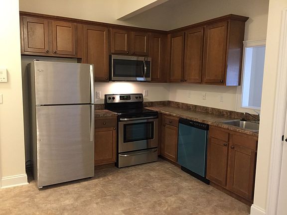 2nd image of 55 Bay St APT 302