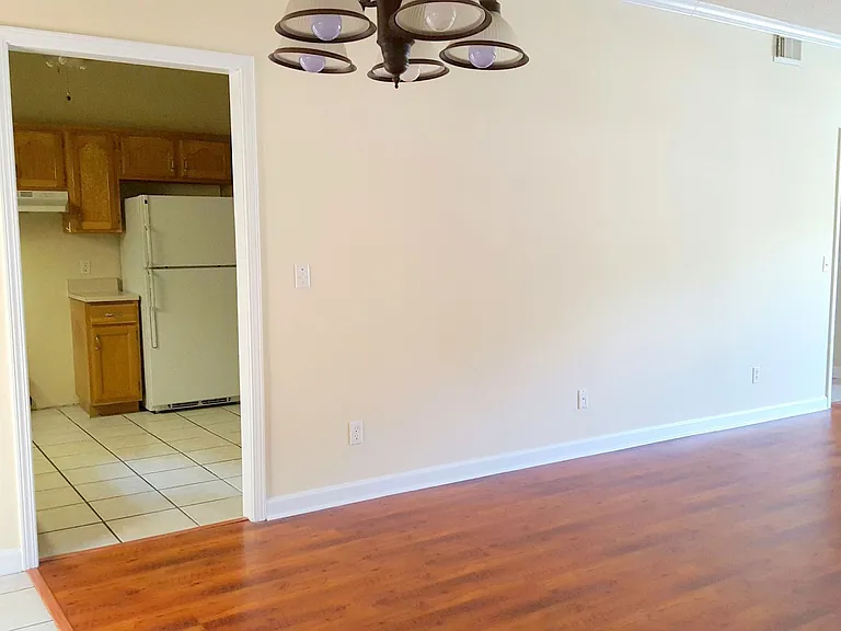 410 S College St #7 — Photo 6