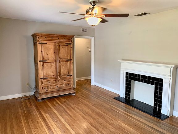 2nd image of 2707 30th St