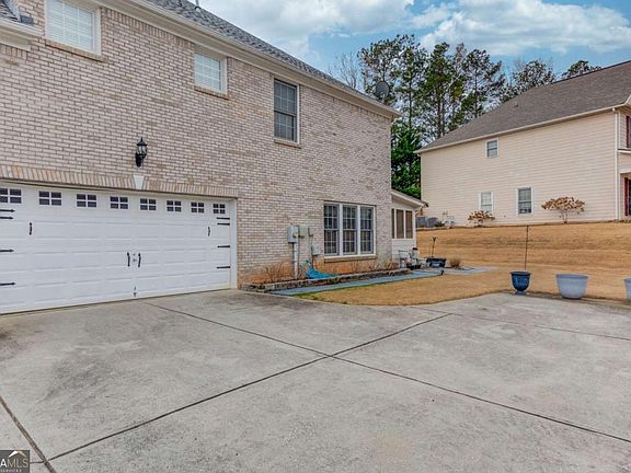 2nd image of 2648 Stockbridge Way