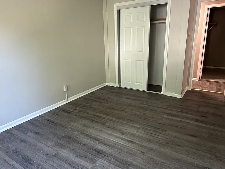2405 Greenwood Dr — Photo 12