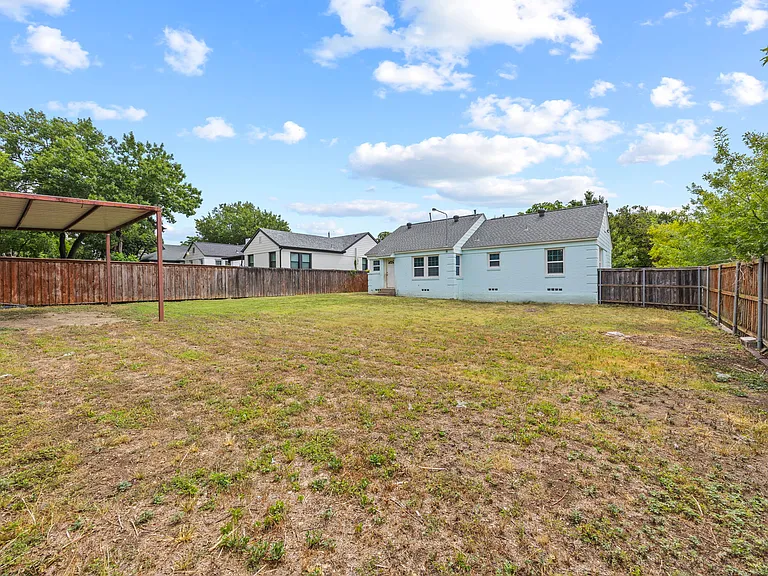907 Buckalew St — Photo 26